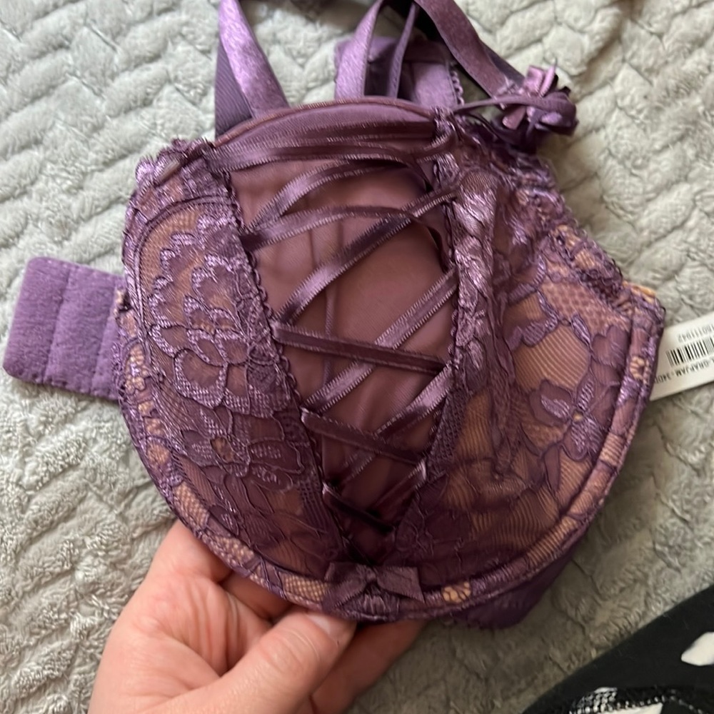 size 34DDD lacy bra